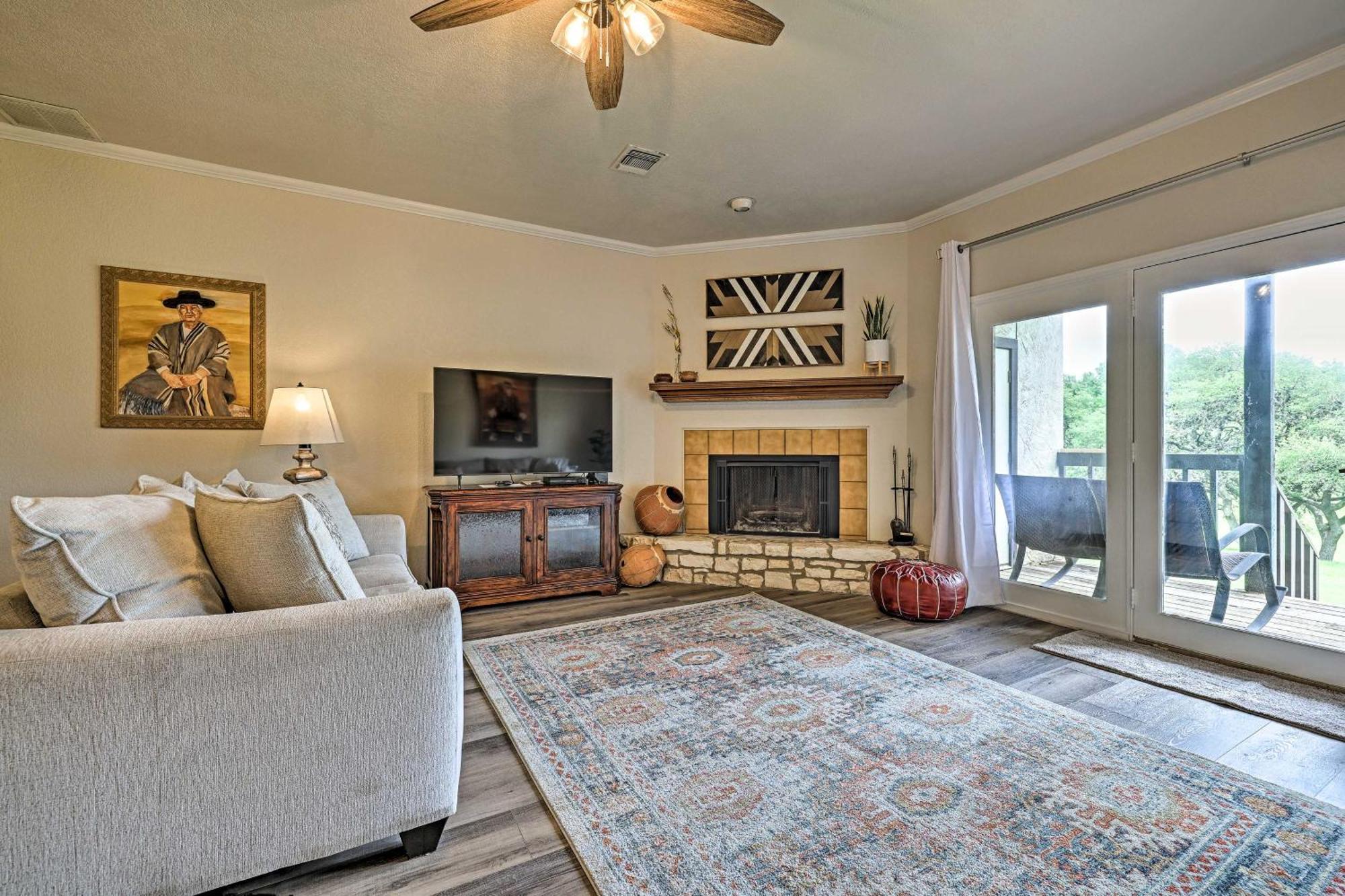 Modern Lakeside Golf Course Retreat With Deck! Canyon Lake Exterior photo