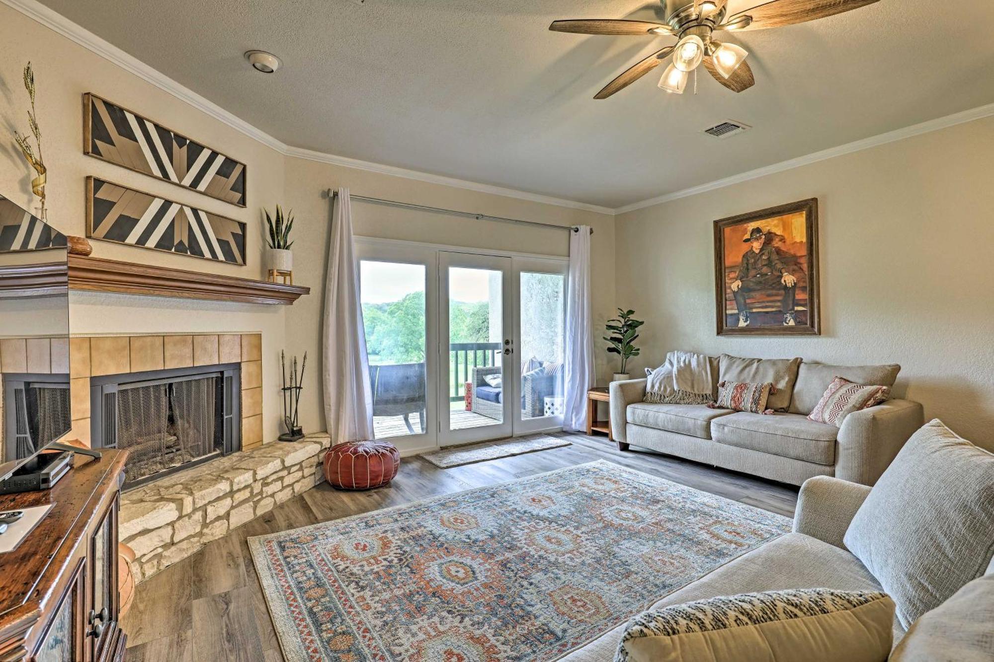 Modern Lakeside Golf Course Retreat With Deck! Canyon Lake Exterior photo